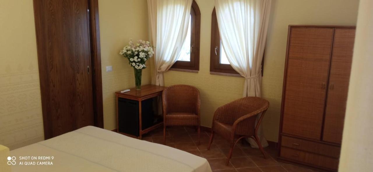 S'Ena Hotel Arbus Exterior foto