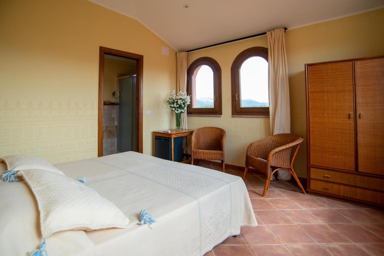 S'Ena Hotel Arbus Exterior foto